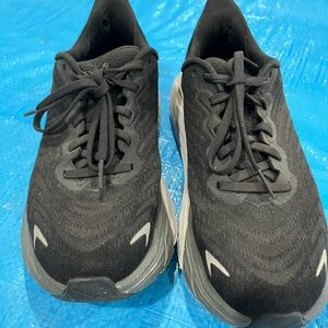 Hoka Arahi 6 size 7